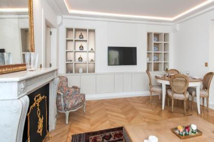 Luxury Montaigne apartment - image 5