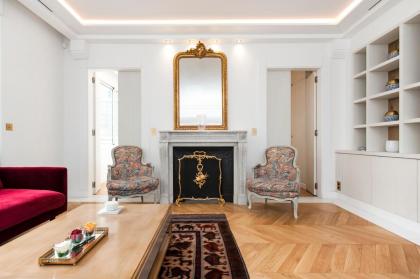 Luxury Montaigne apartment - image 8