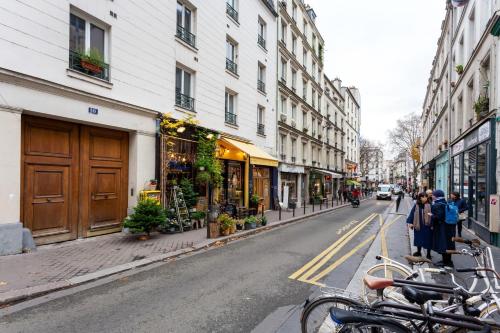 Bright & Modern Studio in Paris - image 3