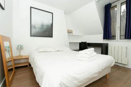 ODEON- CHARMING 3BR IN THE HEART OF SAINT GERMAIN  - image 13