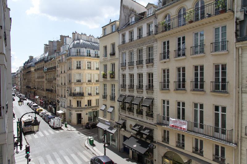 LE LOUVRE- THE HEART OF PARIS ON RUE ST HONORE  - image 4