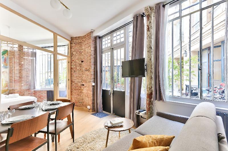 NEW Design Flat In The Heart Of Paris-An Ecoloflat - main image