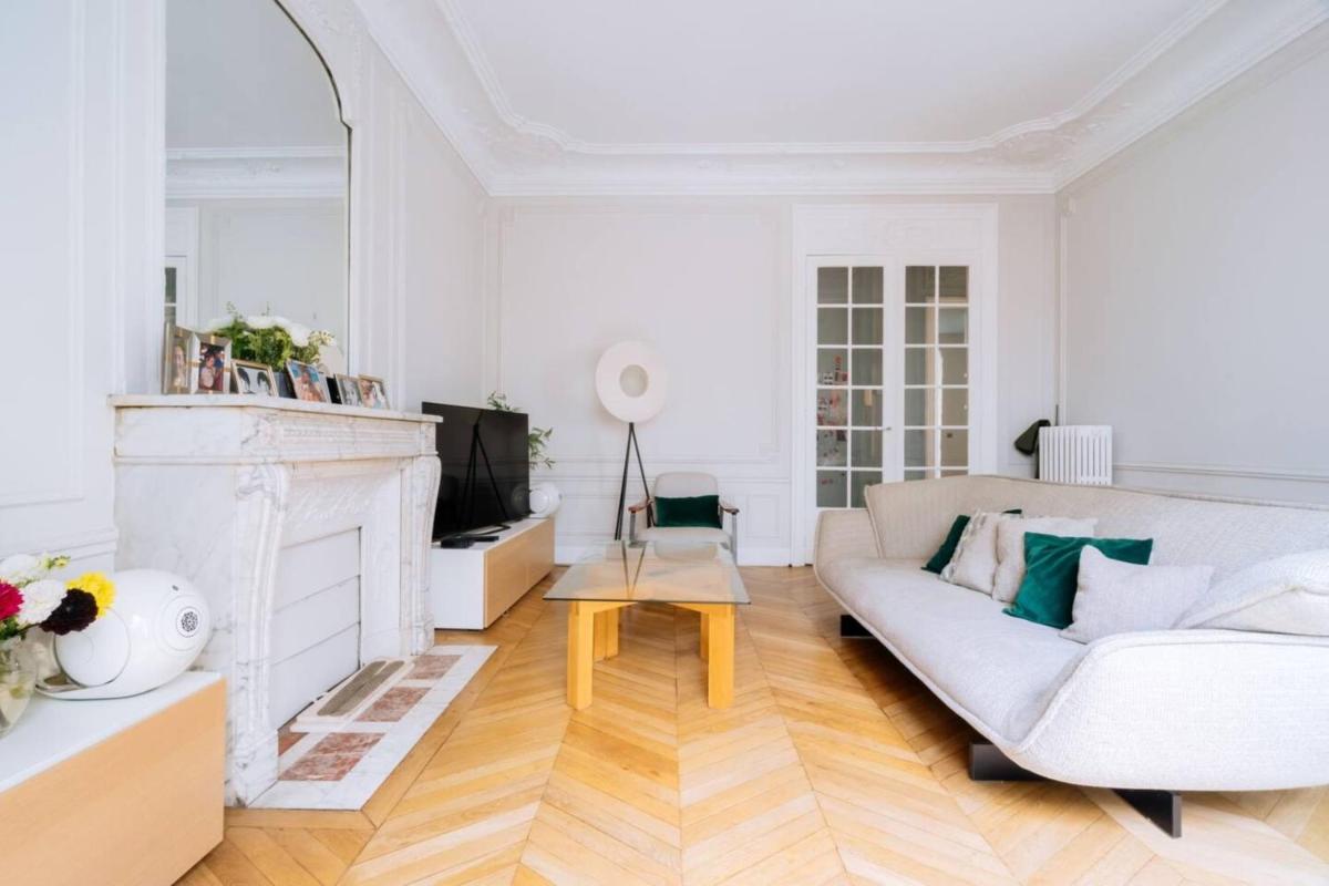 Spacious Parisian Family Apartment In 7th - main image