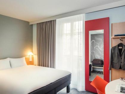 ibis Levallois Perret - image 2