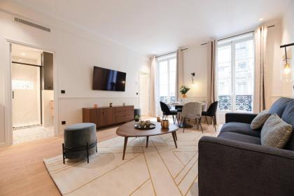 MBM - Luxury apartments PARIS CENTER - image 2