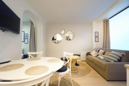 Beautiful 45 m2 apartment in Paris - image 15