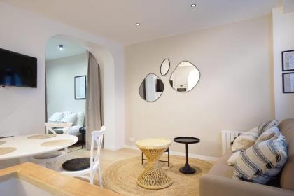 Beautiful 45 m2 apartment in Paris - image 17