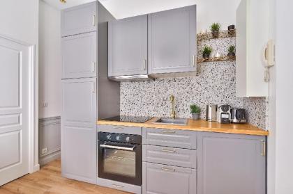 NEW ! Stunning 2BR Apt in the Heart of Paris 15 - image 11