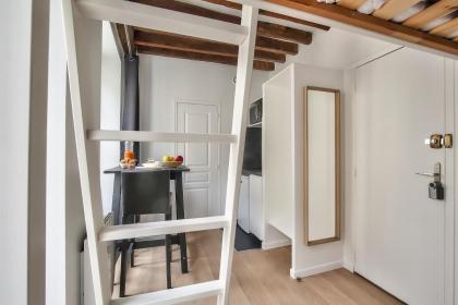 Cosy Mezzanine Studio in the Heart of Paris (4) - image 13