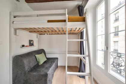 Cosy Mezzanine Studio in the Heart of Paris (4) - image 15