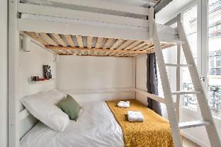 Cosy Mezzanine Studio in the Heart of Paris (4) - image 4