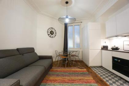 Large Flat At 2 Steps From The Eiffel Tower - image 2