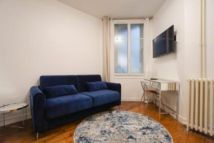 Large Flat At 2 Steps From The Eiffel Tower - image 7