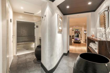 Chalgrin Boutique Hotel - image 10