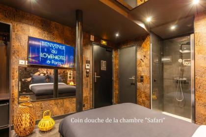 Love Hotel avec nuit insolite au Dandy et Jacuzzi privatise - image 15