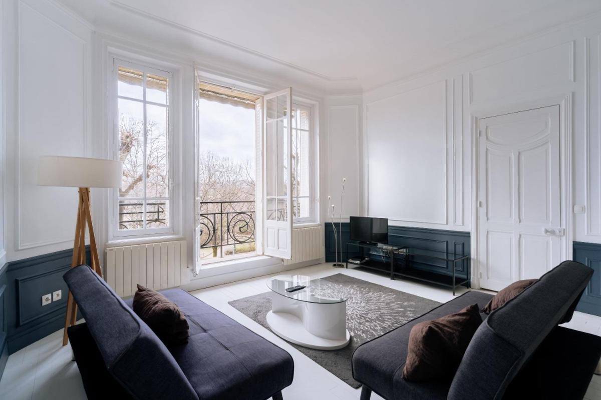 Gorgeous 3 Bedroom Flat at Eiffel Tower - main image