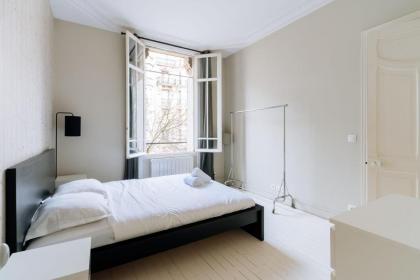 Gorgeous 3 Bedroom Flat at Eiffel Tower - image 20