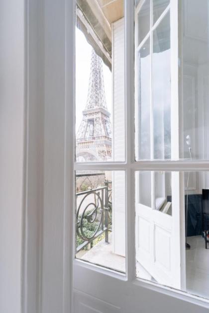 Gorgeous 3 Bedroom Flat at Eiffel Tower - image 4