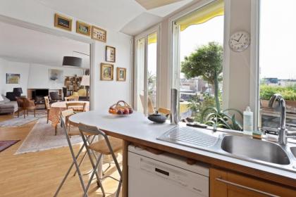 GuestReady - Stunning Apt near Champs Elysées - image 13