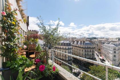 GuestReady - Stunning Apt near Champs Elysées - image 16