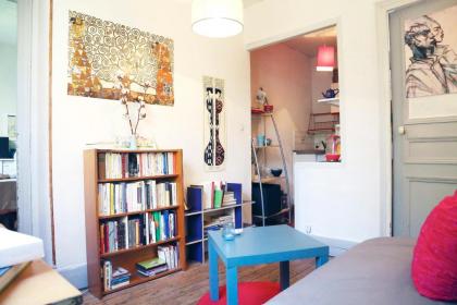 Charming Bright Apartment Near Montmartre - image 13