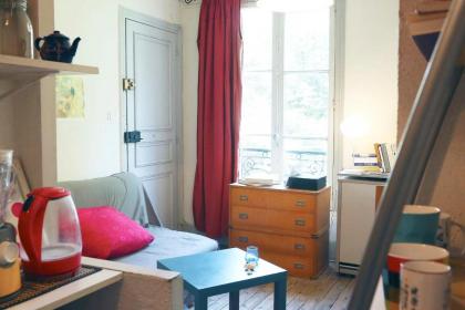 Charming Bright Apartment Near Montmartre - image 9