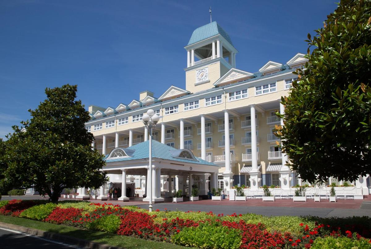 Disney Newport Bay Club - main image