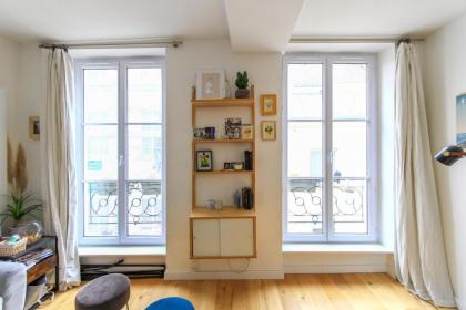 Cosy 33m comfort with wifi in the heart of Paris - image 3