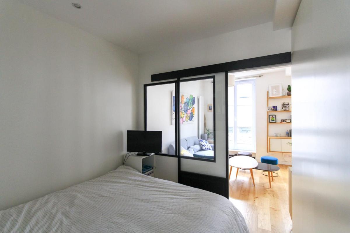 Cosy 33m comfort with wifi in the heart of Paris - image 7