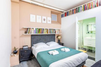 GuestReady- Artist Loft near Bastille - image 9