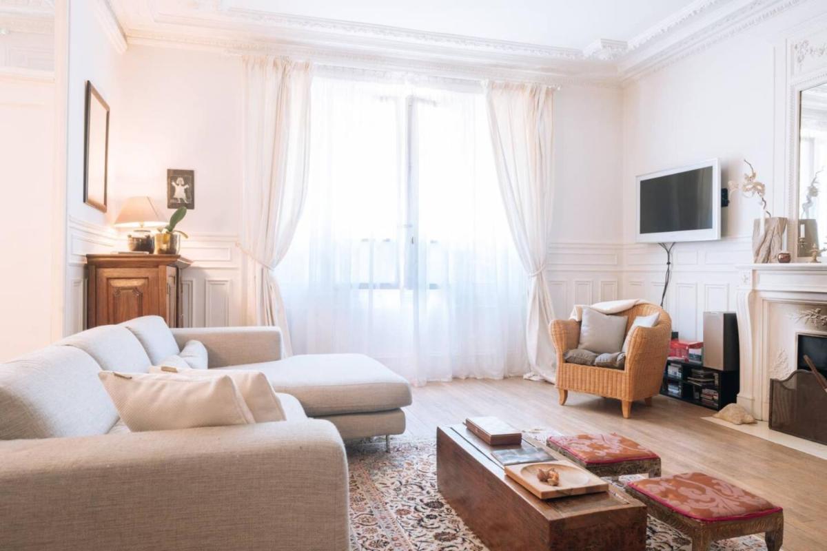 Luxurious 4 Bedroom Apartment next to The Eiffel Tower - main image