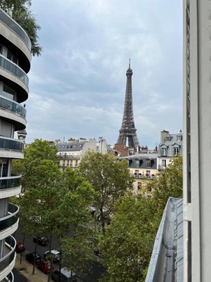 Alma - Amazing Eiffel Tower View - image 16