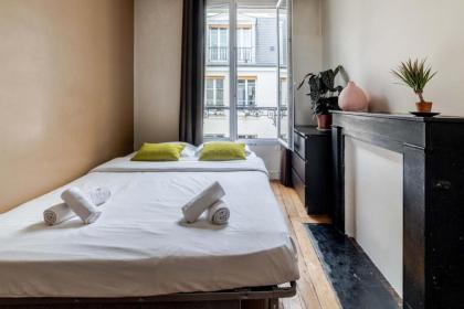 Pied-a-terre near Bastille & Voltaire Paris 11th - image 2