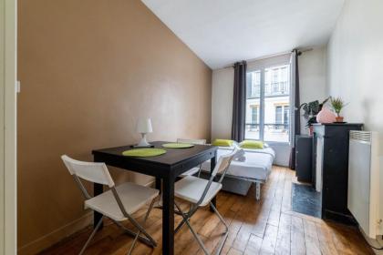 Pied-a-terre near Bastille & Voltaire Paris 11th - image 8