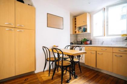 Quirky 1 Bedroom Flat in Paris - image 10