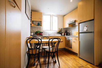 Quirky 1 Bedroom Flat in Paris - image 11