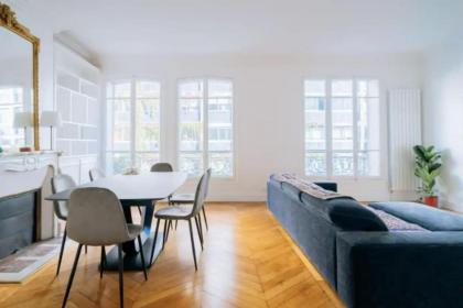 Lovely 1 Bedroom Apartment next to Champ de Mars 