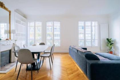 Lovely 1 Bedroom Apartment next to Champ de Mars - image 6