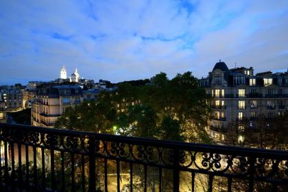 Magnificent apartment Sacré-Coeur - Paris 18ème - by feelluxuryholidays - image 17