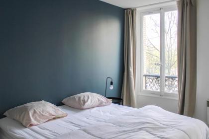 Brand new Parisian nest near the Arc de Triomphe - image 6