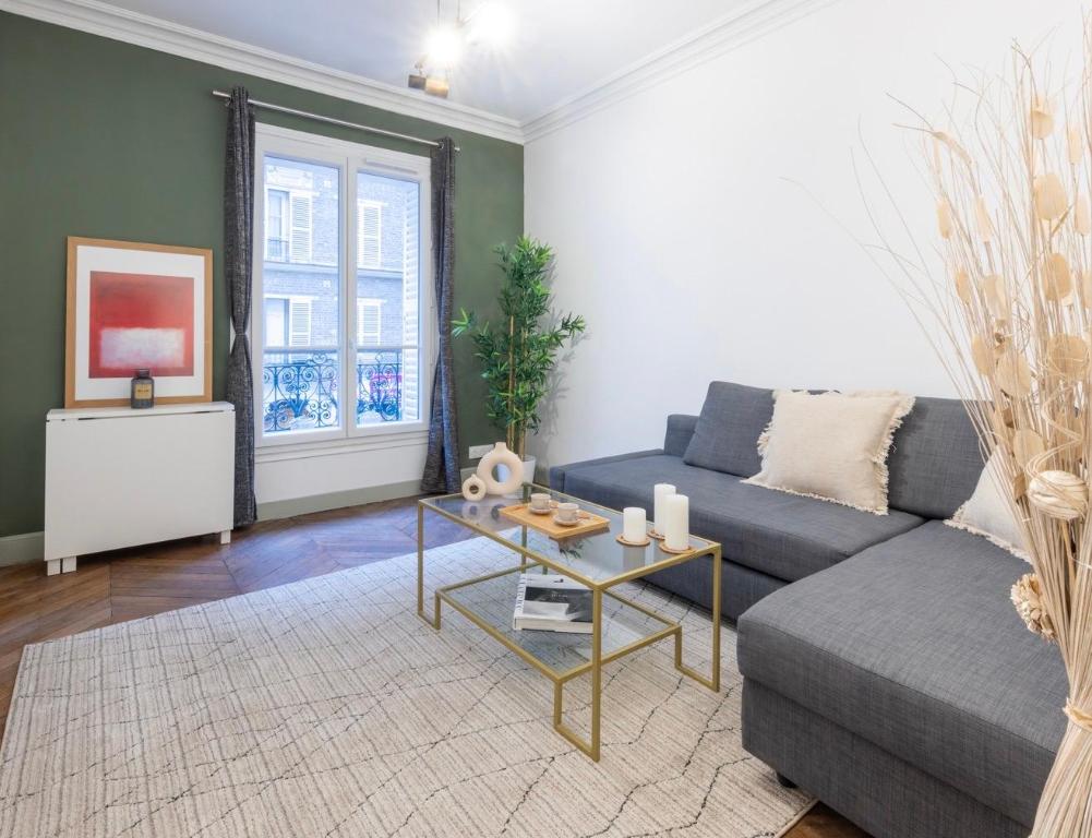 B1590 - Beautiful flat in Batignolles - main image