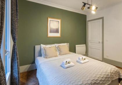 B1590 - Beautiful flat in Batignolles - image 12