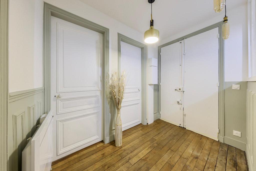 B1590 - Beautiful flat in Batignolles - image 7