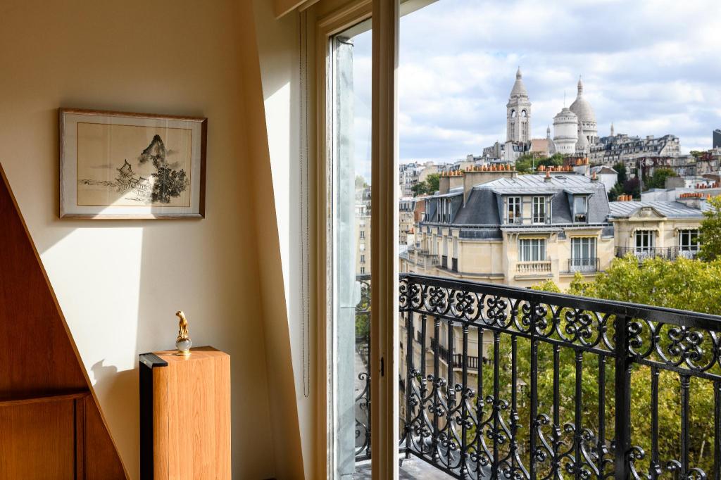 Magnificent apartment with balcony overlooking Sacre-Coeur - Paris 18eme - main image