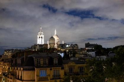 Magnificent apartment with balcony overlooking Sacre-Coeur - Paris 18eme - image 11