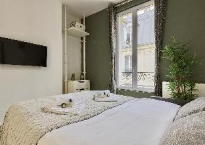 B1592 - Cosy studio near the Parc Monceau ! - image 11