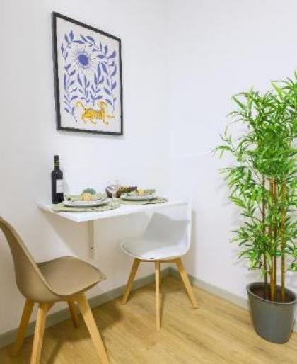 B1592 - Cosy studio near the Parc Monceau ! - image 13