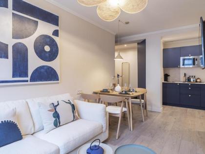 The Blue Suite on Champs Elysées Avenue - image 11