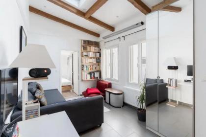 Cozy and Modern Apartment in Paris Paris