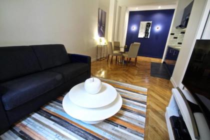 Apartment near Montmartre - image 10